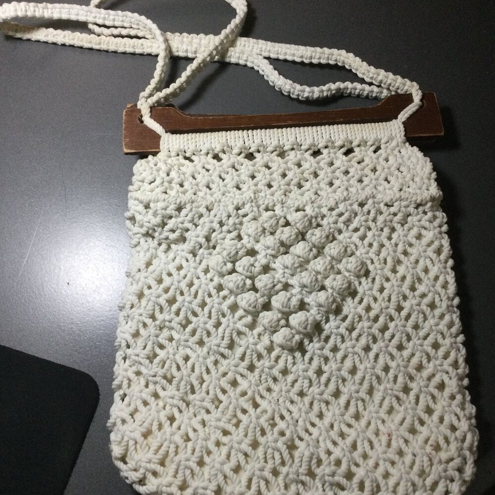 White braided Cloth Weave shoulder bag wooden purse vintage Clean for age